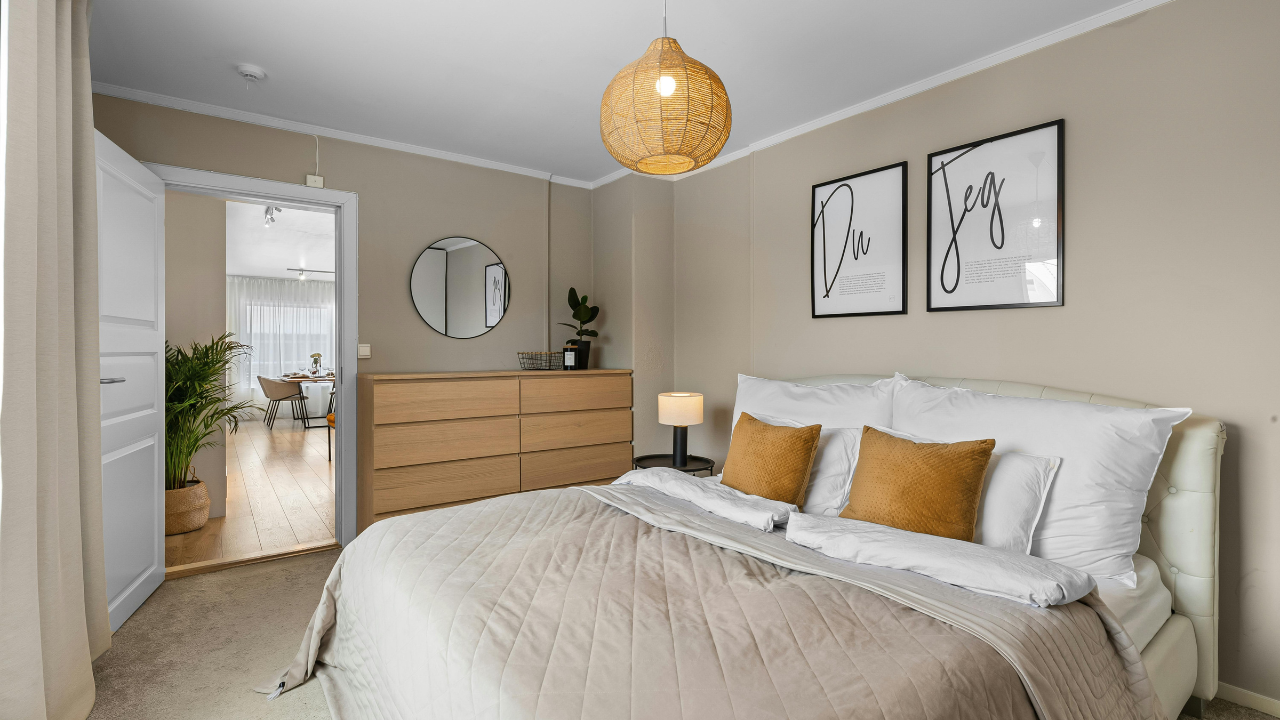 Dormitorio con decoración estilo escandinavo